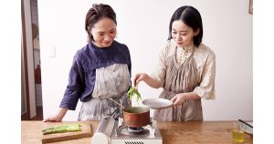 植松良枝さんと平野紗季子さんの「野菜ごはん修業中」。⾃分で育てた
